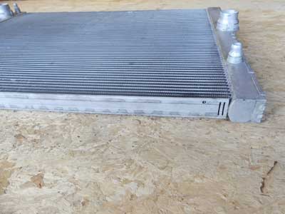 BMW Radiator Behr 17117570094 09-15 750i 750Li Hybrid 79